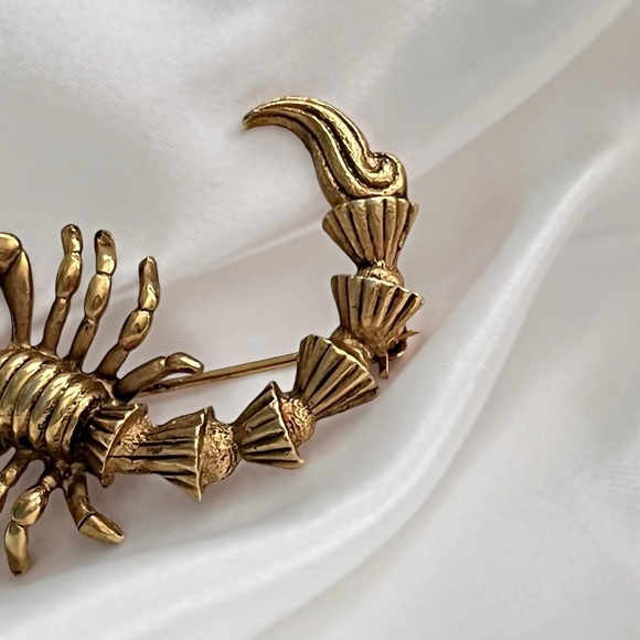 SOLD Vintage Gold Tone Scorpion Brooch Pin - Picture 3 of 8